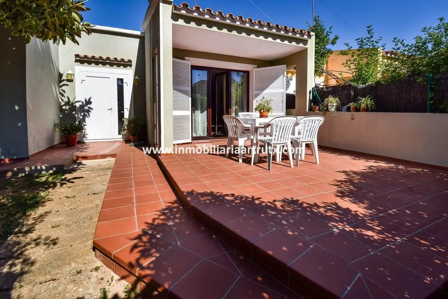 Chalet con jardín en venta en Cala Blanca, imagen 2