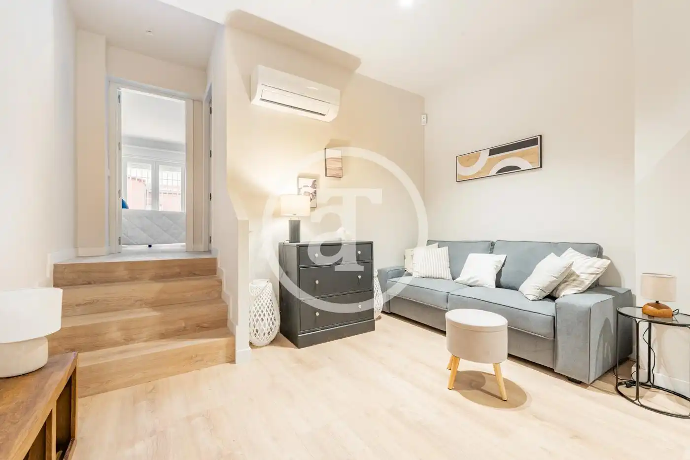 Living room of Flat for rent in Madrid  with Air Conditioner, Heating and Furnished