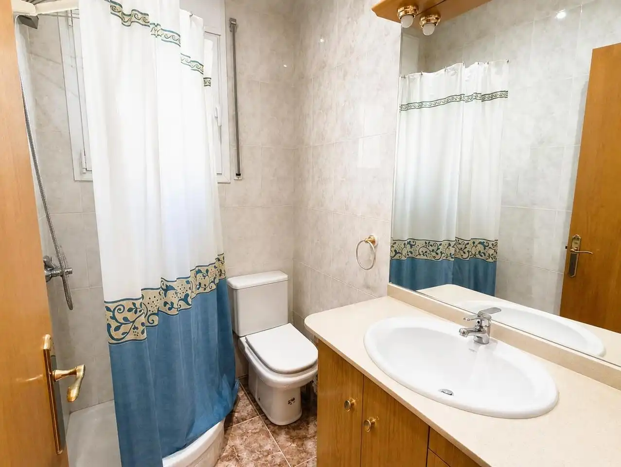 Badezimmer von Haus oder Chalet zum Verkauf in Canyelles mit Heizung, Privatgarten und Terrasse