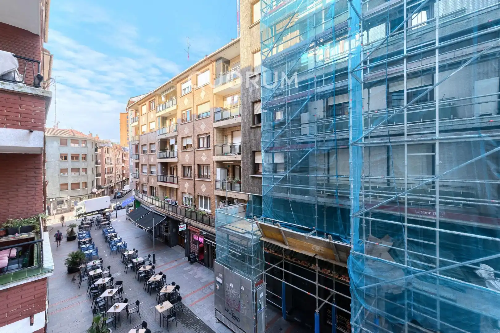 Außenansicht von Wohnung zum Verkauf in Basauri  mit Heizung und Balkon