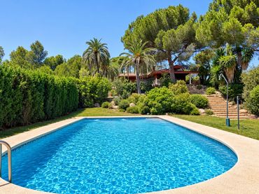 Detached house with pool for sale in Urbanizaciones
