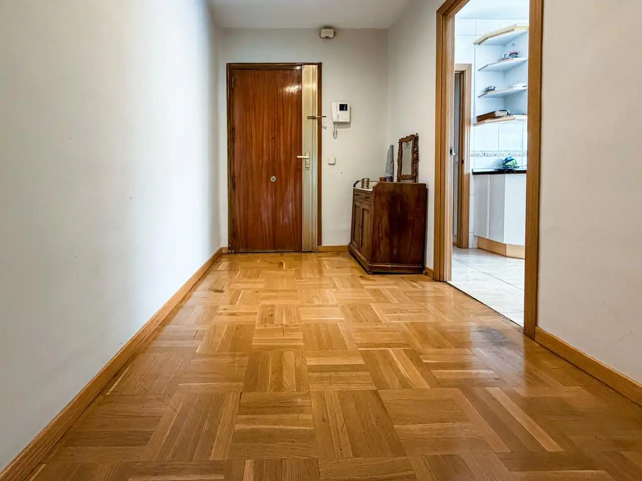Piso en venta en Madrid con Calefacción, Parquet y Terraza
