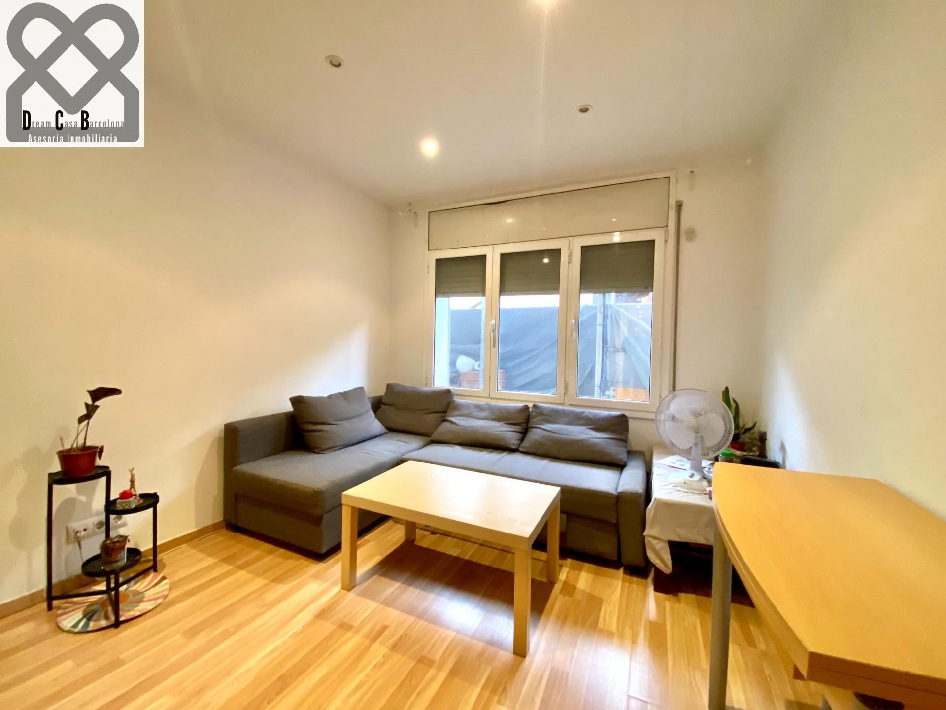 Living room of Flat for sale in  Barcelona Capital  with Heating and Parquet flooring