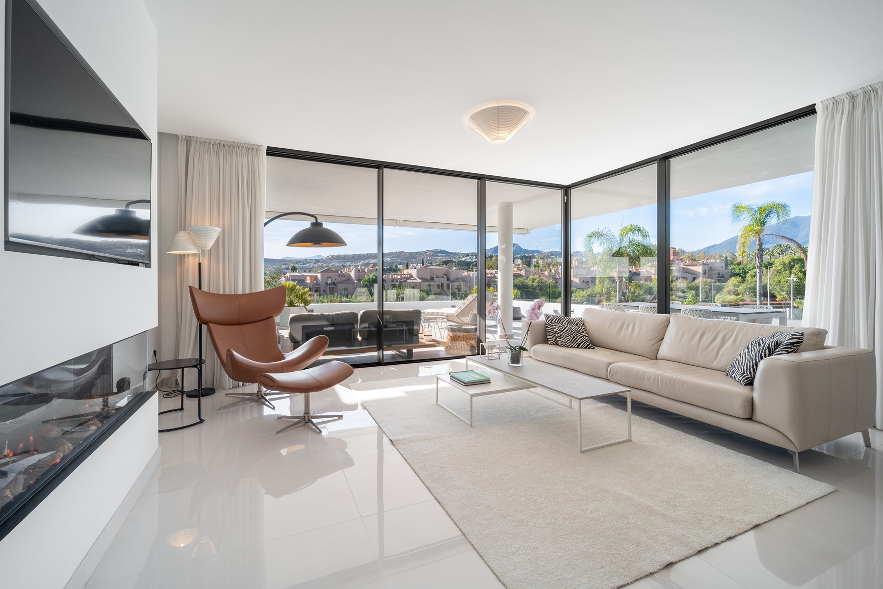Living room of Apartment for sale in Estepona  with Air Conditioner, Heating and Terrace