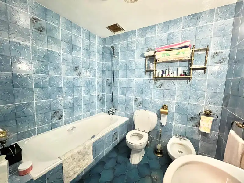 Bany de Casa o xalet en venda en Málaga amb Aire condicionat, Terrassa i Moblat