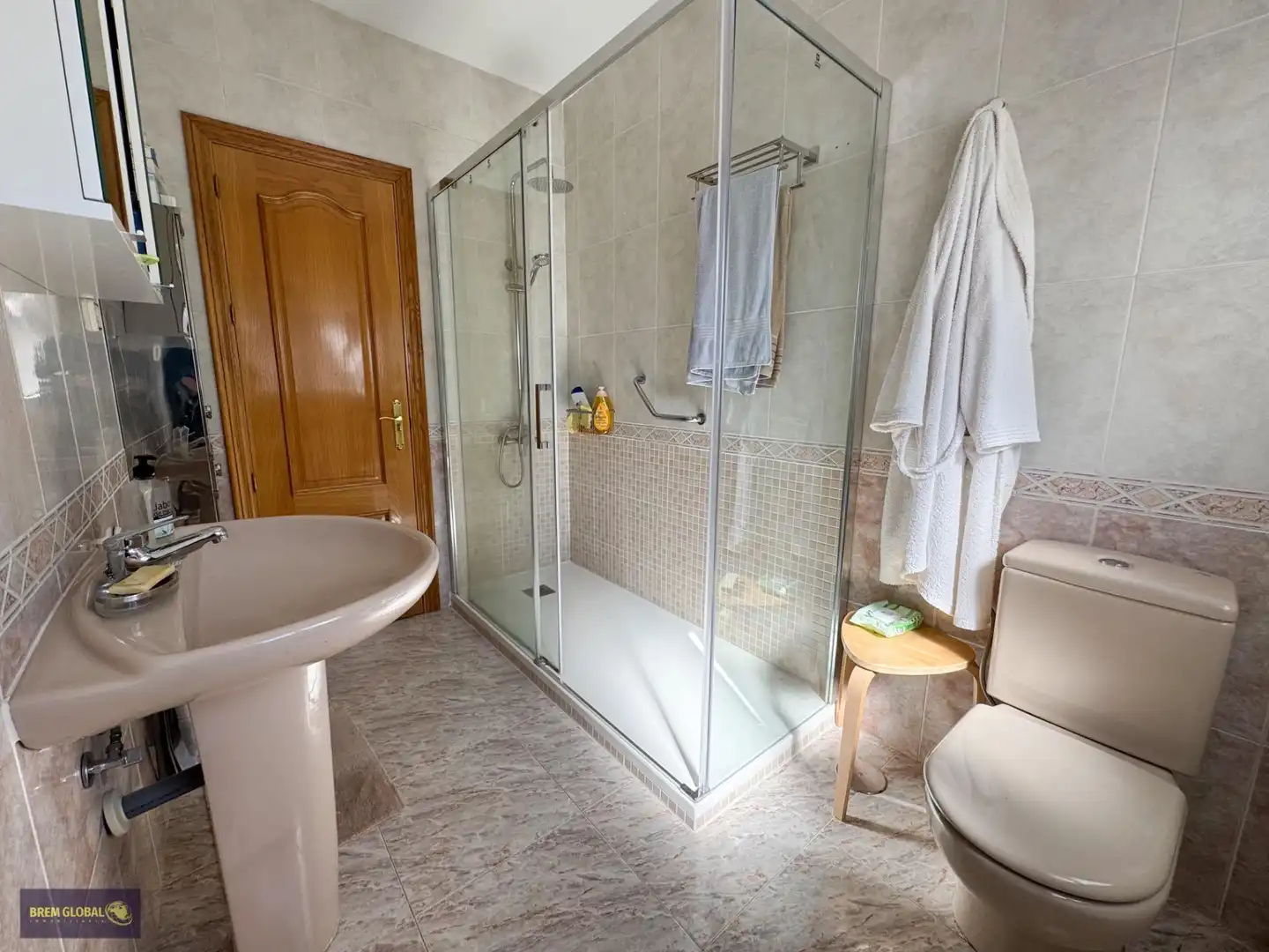 Bathroom of Houses for sale in La Cabrera  with Heating, Private garden and Swimming Pool