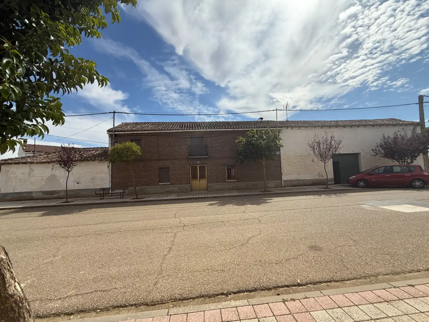 Vista exterior de Casa o xalet en venda en Cervatos de la Cueza amb Traster i Moblat