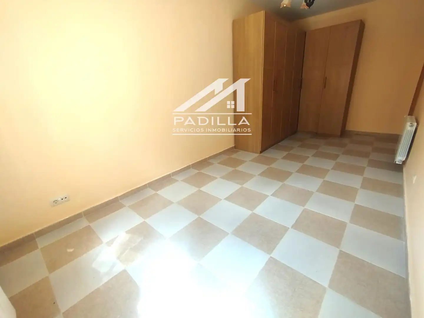 Parking de Casa adosada en venta en Méntrida con Calefacción, Jardín privado y Terraza
