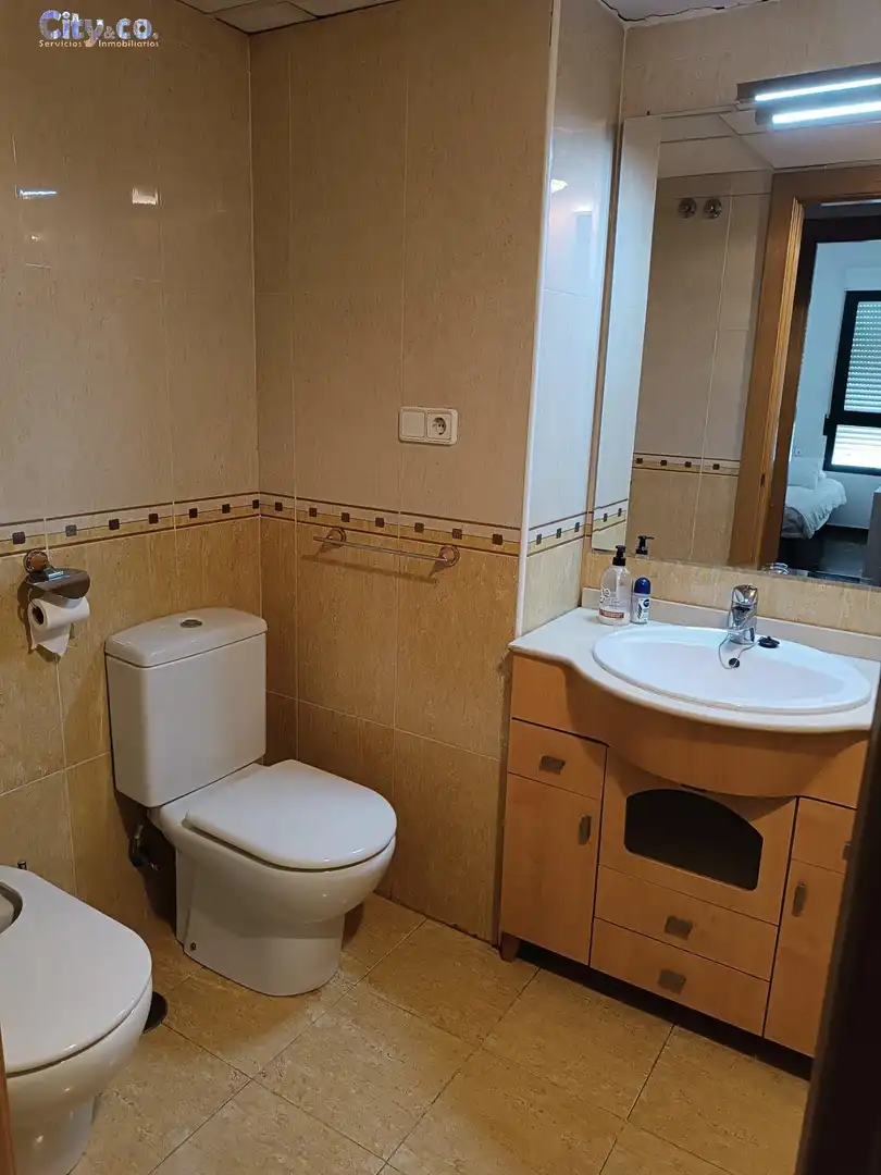 Badezimmer von Wohnung zur Miete in Murcia mit Klimaanlage und Möbliert