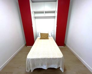 Bedroom of Flat to rent in A Coruña Capital   with Parquet flooring, Terrace and Furnished