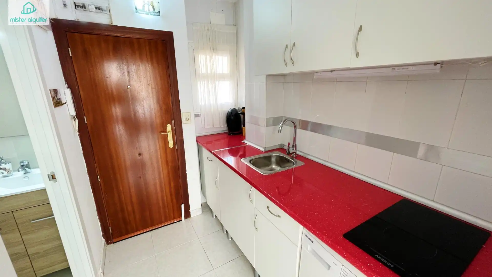Cocina de Apartamento de alquiler en Benidorm con Aire acondicionado, Calefacción y Amueblado