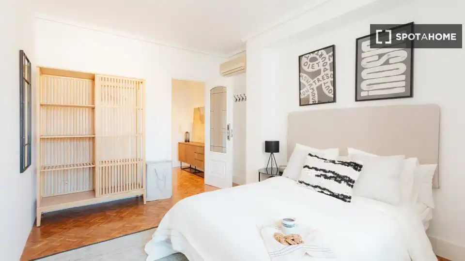 Bedroom of Flat for rent in Valencia  with Air Conditioner, Heating and Furnished