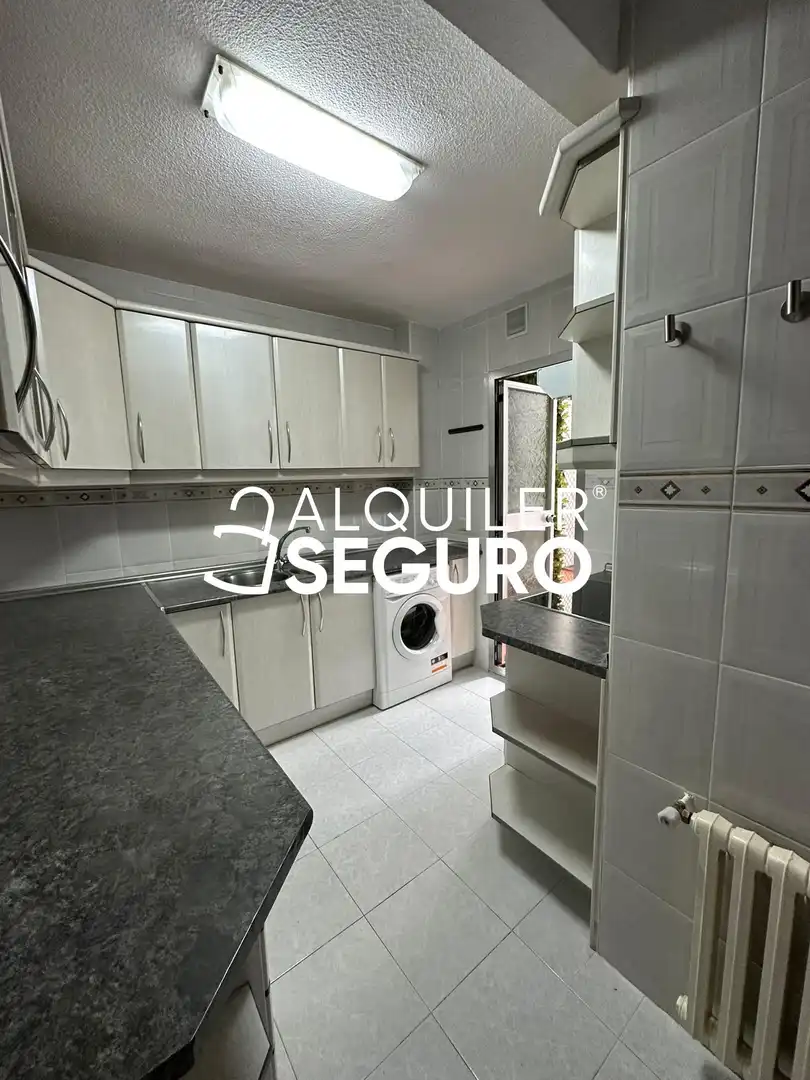 Cuina de Pis de lloguer en Alcorcón amb Calefacció i Terrassa