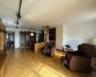 Living room of Flat to rent in Vic  with Heating, Parquet flooring and Furnished