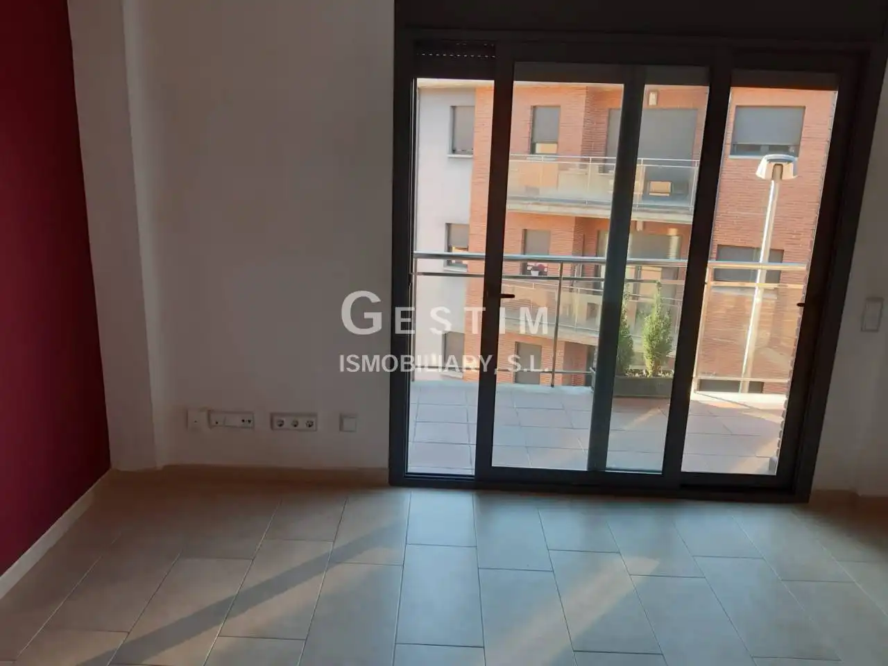 Terrassa de Pis en venda en Roda de Ter amb Calefacció, Balcó i Alarma