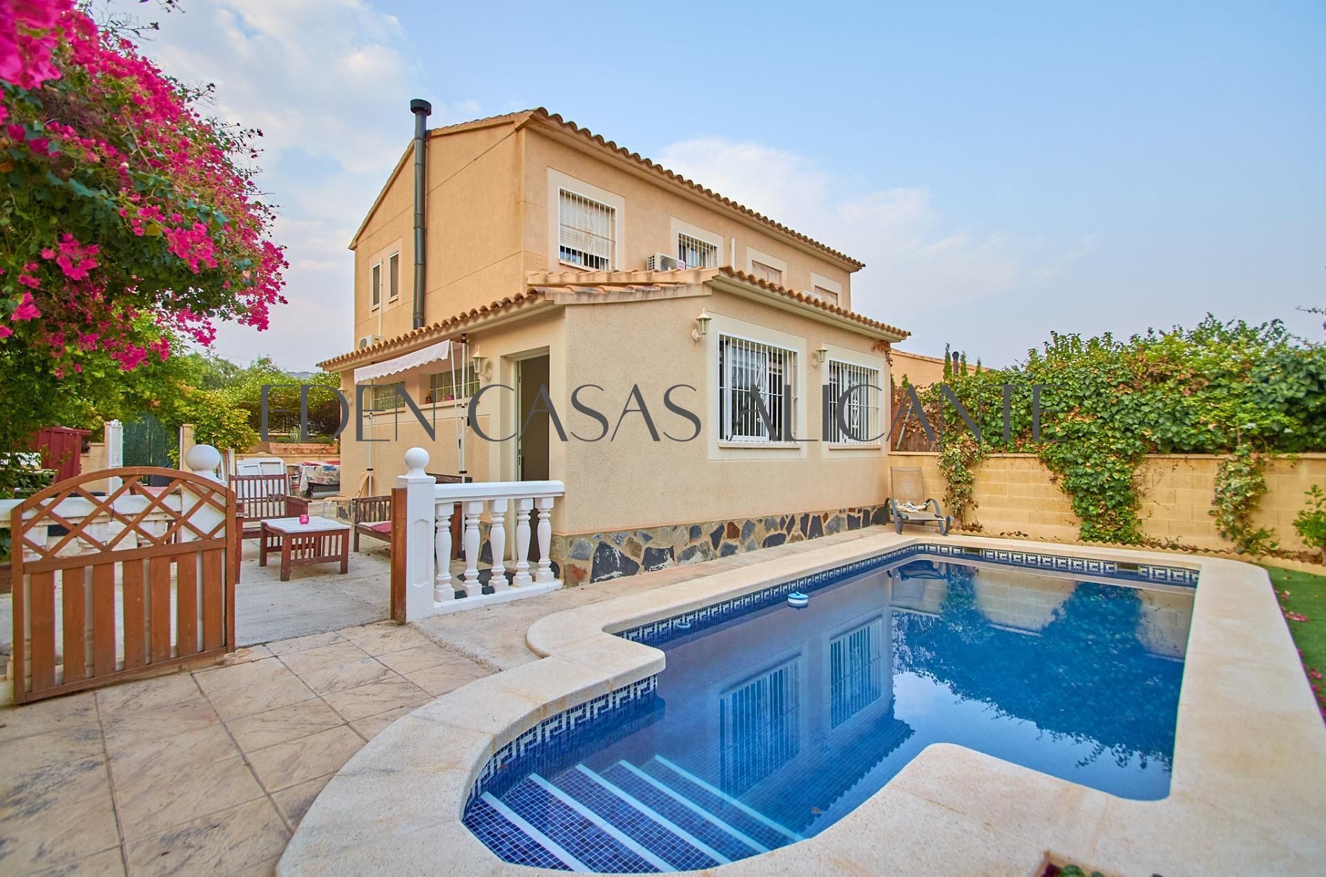 Exterior view of Single-family semi-detached for sale in Aigües  with Air Conditioner, Heating and Private garden
