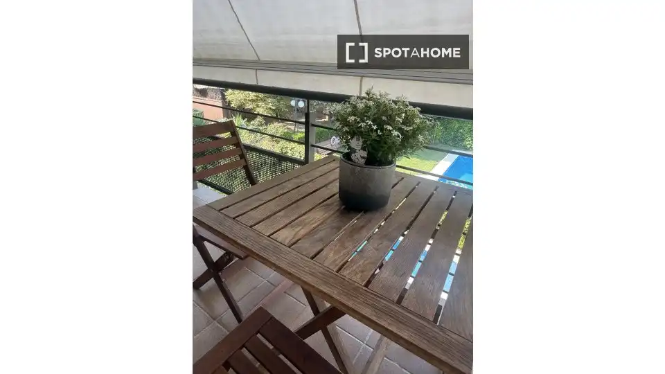Piso con terraza en alquiler en L'Eixample, imagen 12
