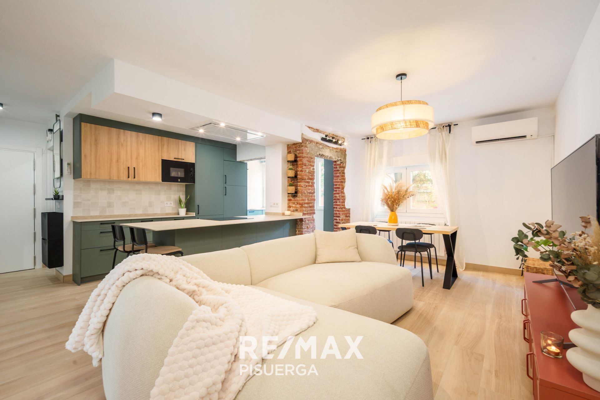Exterior view of Flat for sale in  Madrid Capital  with Air Conditioner