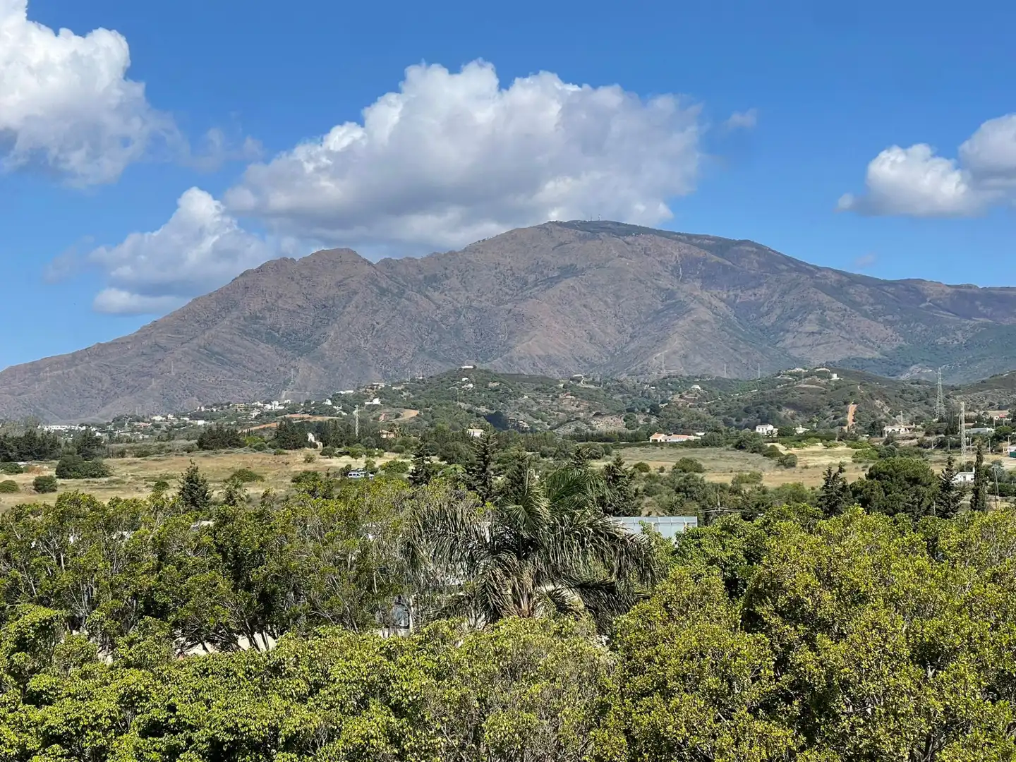 Vista exterior de Dúplex en venta en Estepona con Terraza, Piscina y Piscina comunitaria