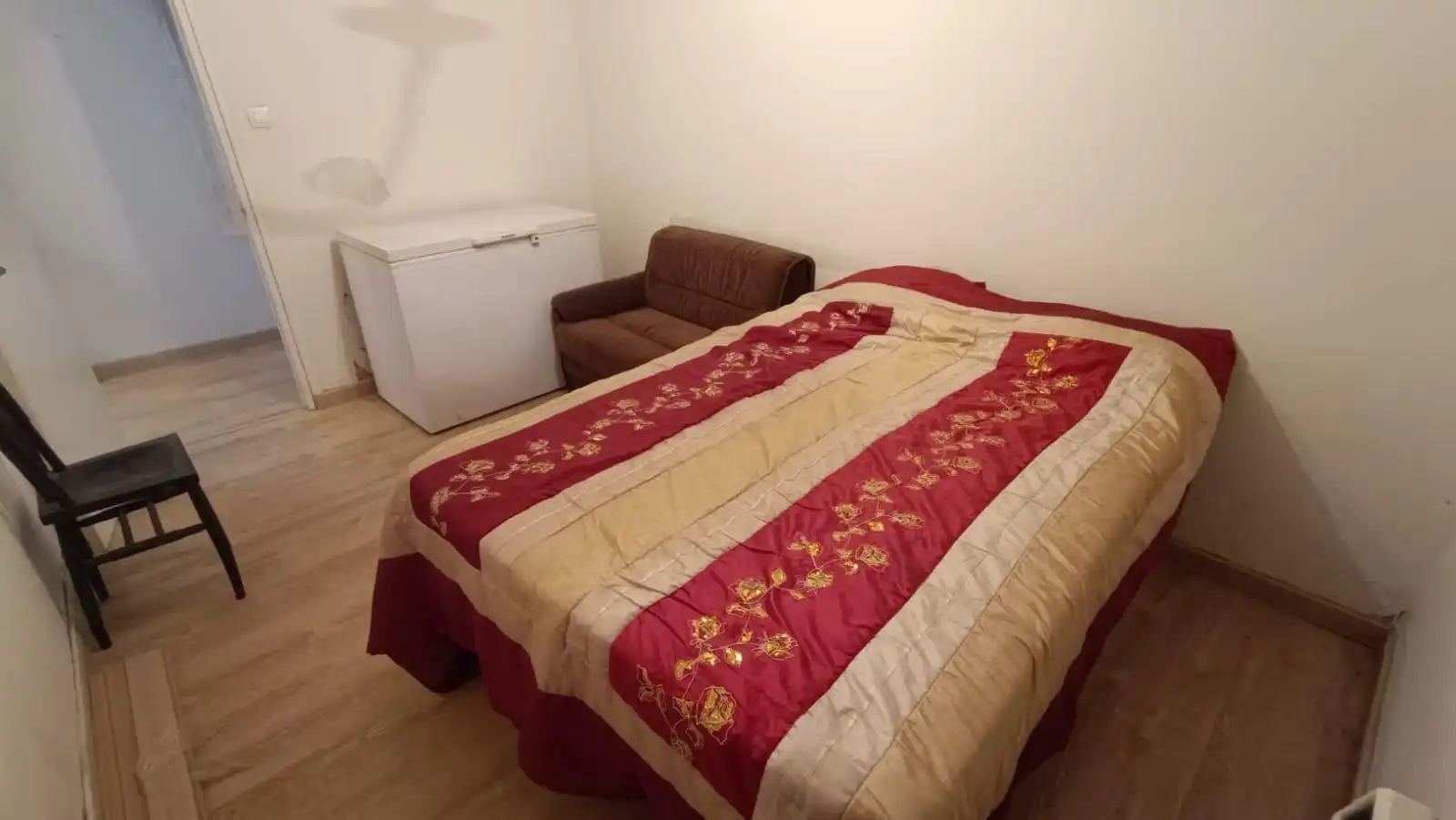 Dormitori de Pis en venda en Zamora Capital  amb Calefacció, Moblat i Balcó