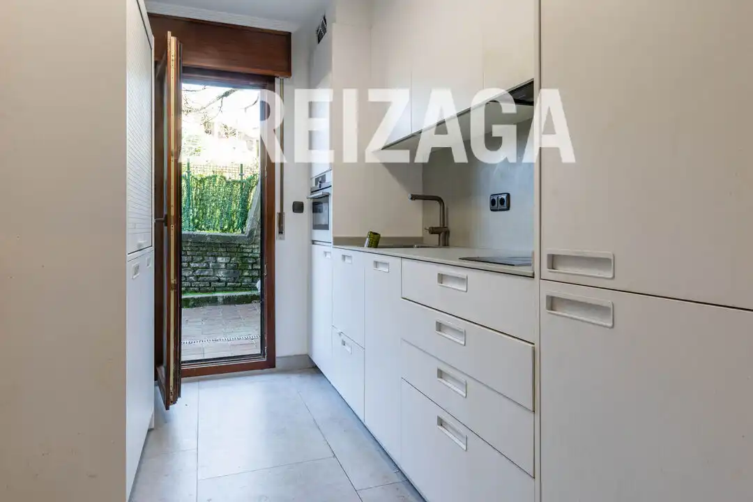 Kitchen of Flat for sale in Donostia - San Sebastián   with Heating, Private garden and Terrace