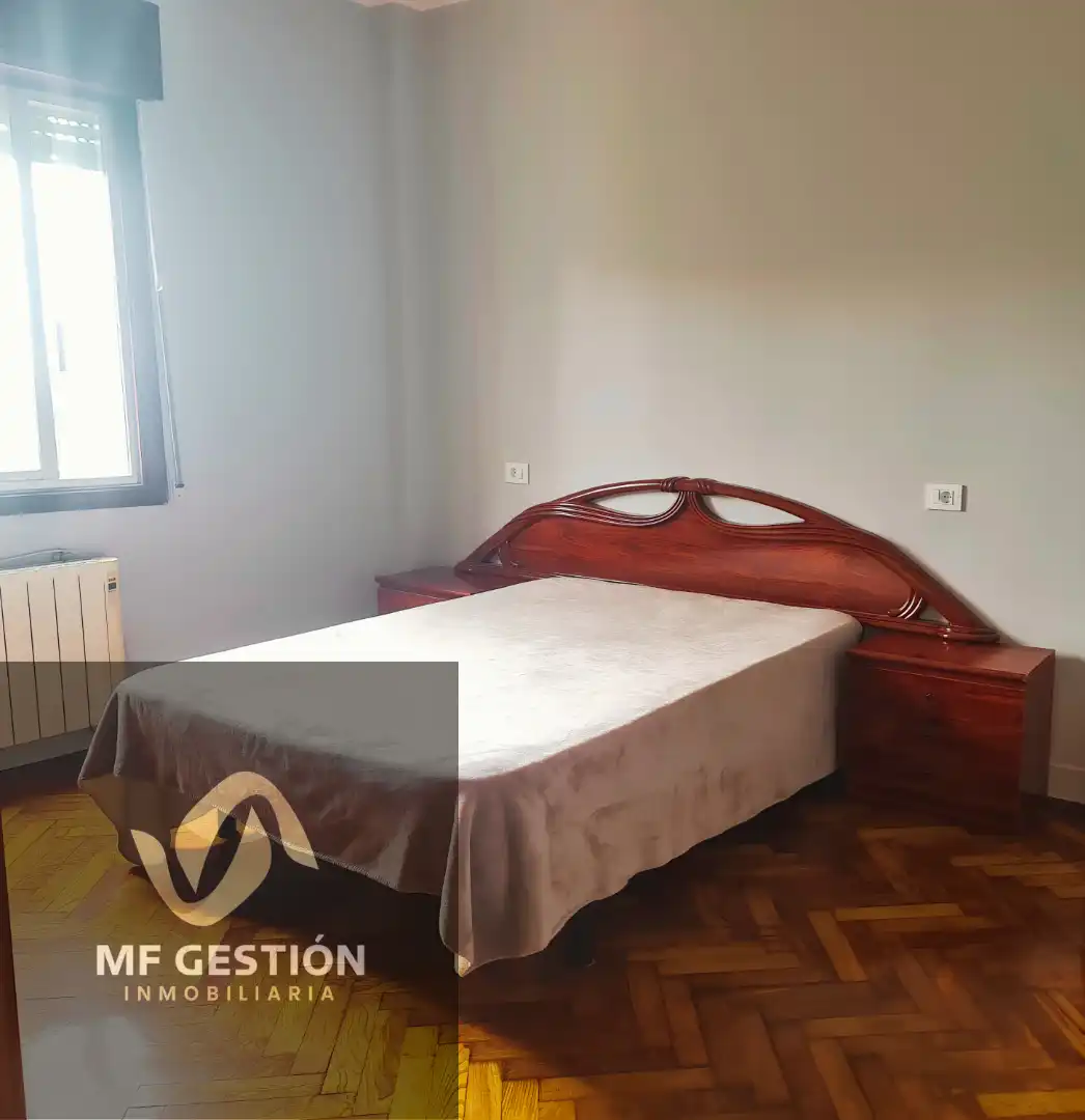Habitación de Piso en venta en Vigo  con Parquet, Amueblado y Horno