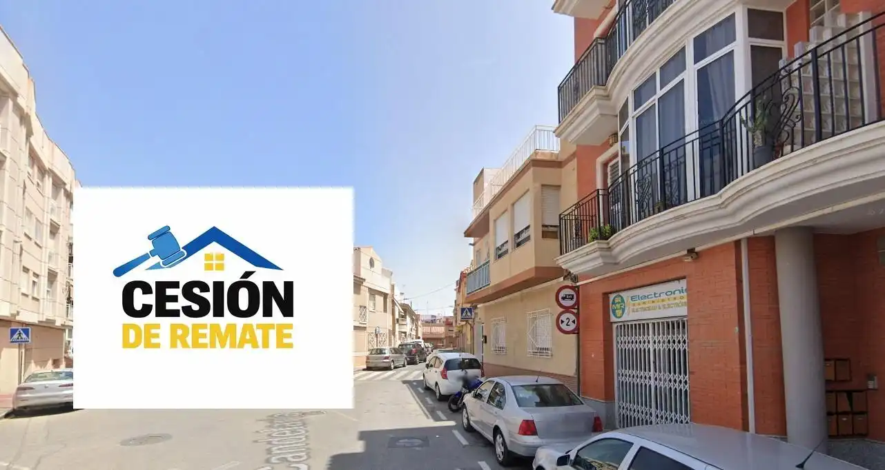 Flat with lift for sale in Casco Antiguo