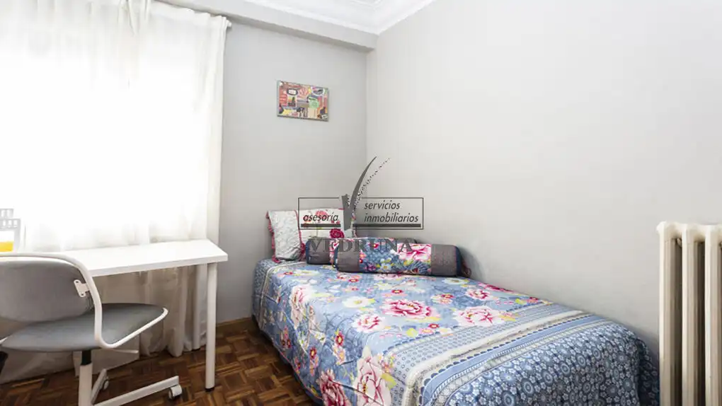 Habitación de Piso de alquiler en Zaragoza con Calefacción, Terraza y Horno