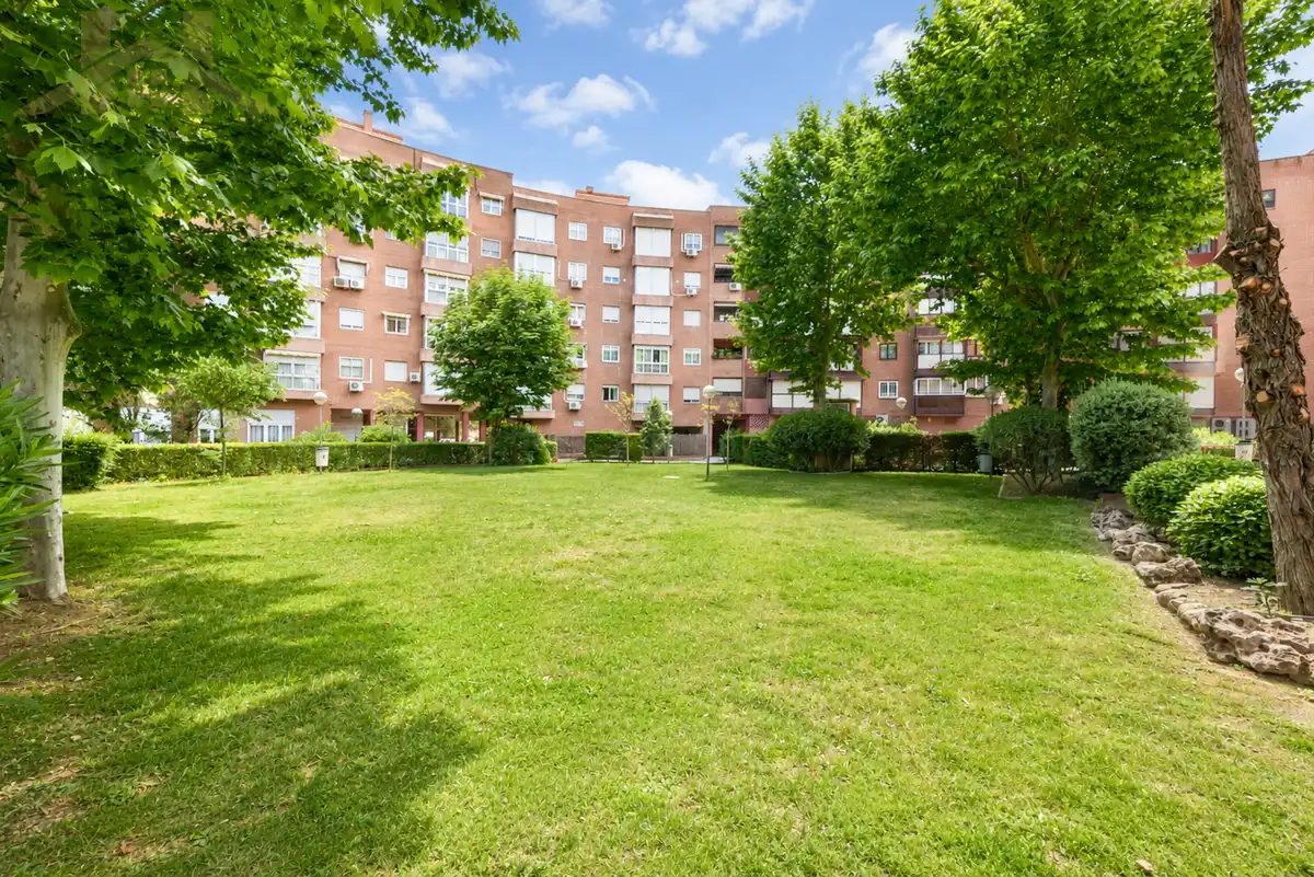 Vista exterior de Piso en venta en Torrejón de Ardoz con Calefacción y Piscina comunitaria
