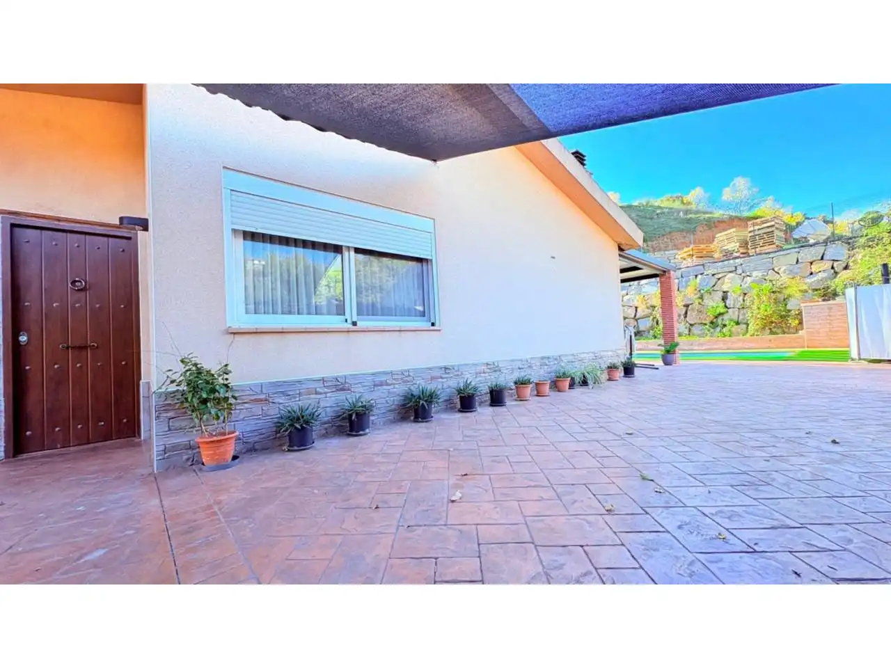 Vista exterior de Casa o xalet en venda en Castellar del Vallès amb Terrassa