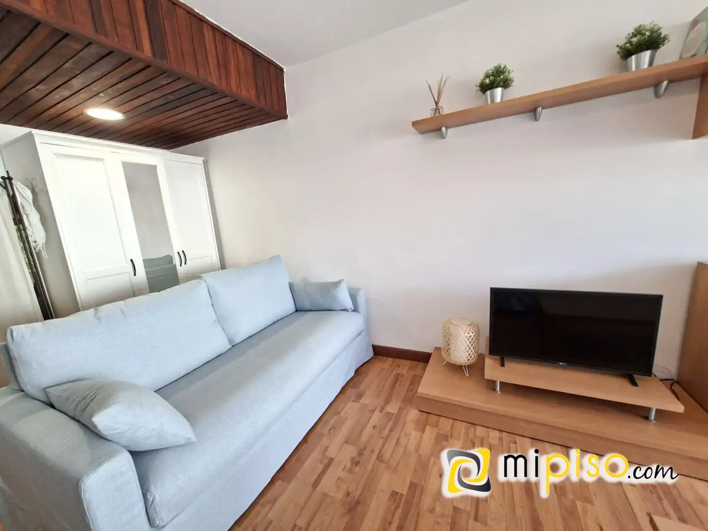 Sala d'estar de Pis de lloguer en Laredo amb Terrassa i Moblat