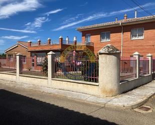 Exterior view of House or chalet for sale in Villanueva de las Manzanas  with Terrace