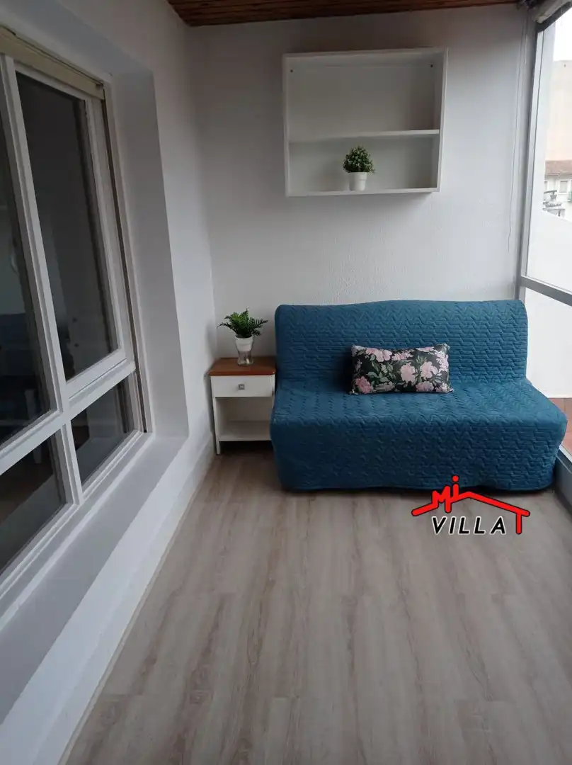 Habitación de Estudio de alquiler en Laredo con Terraza y Amueblado
