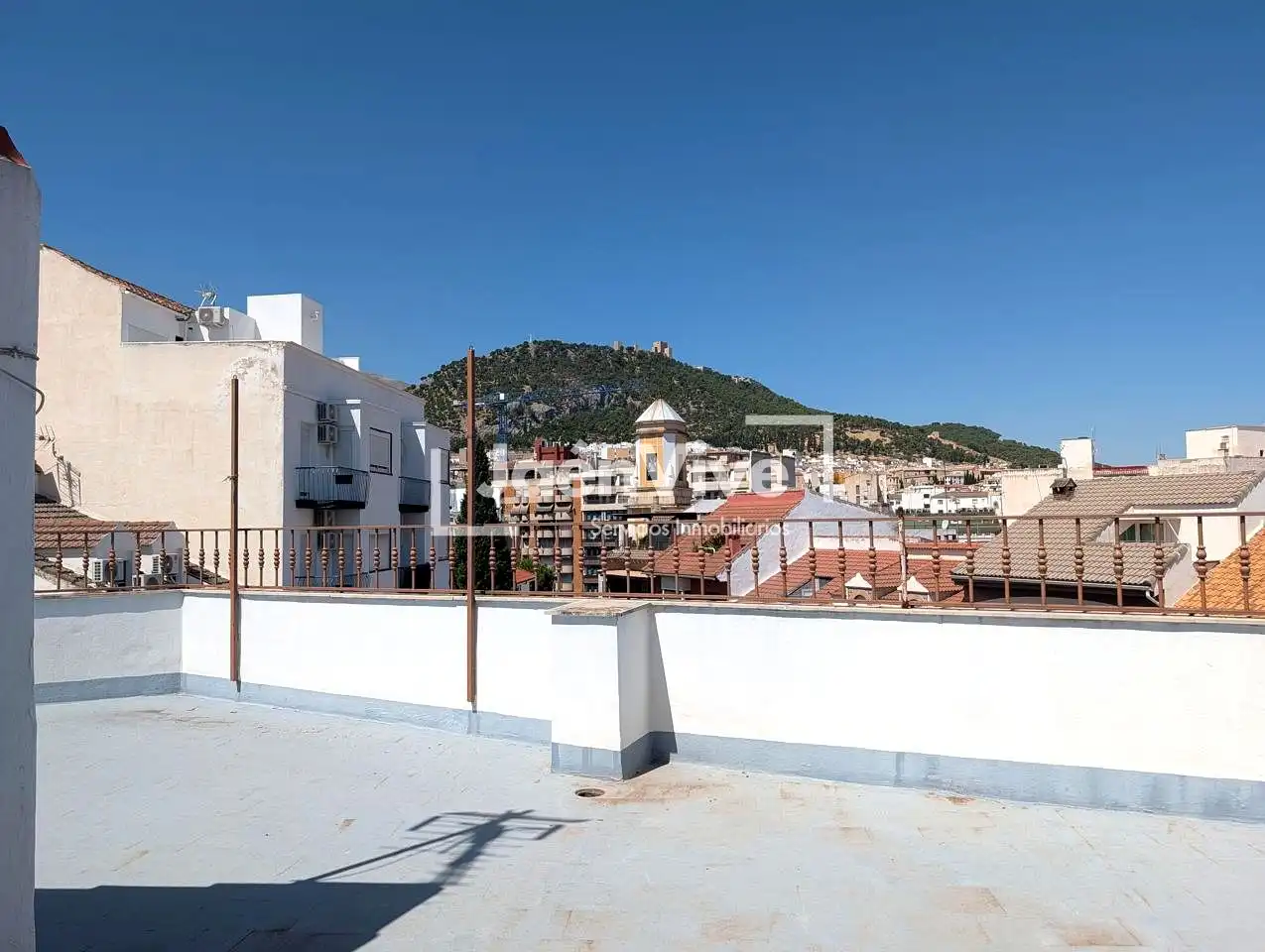 Vista exterior de Casa adosada en venda en Jaén amb Aire condicionat, Calefacció i Terrassa