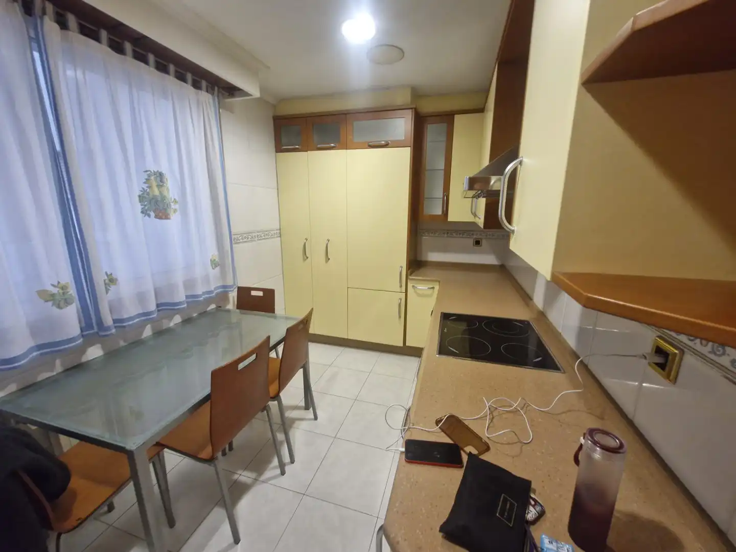 Cuina de Apartament de lloguer en Ourense Capital  amb Calefacció, Parquet i Moblat