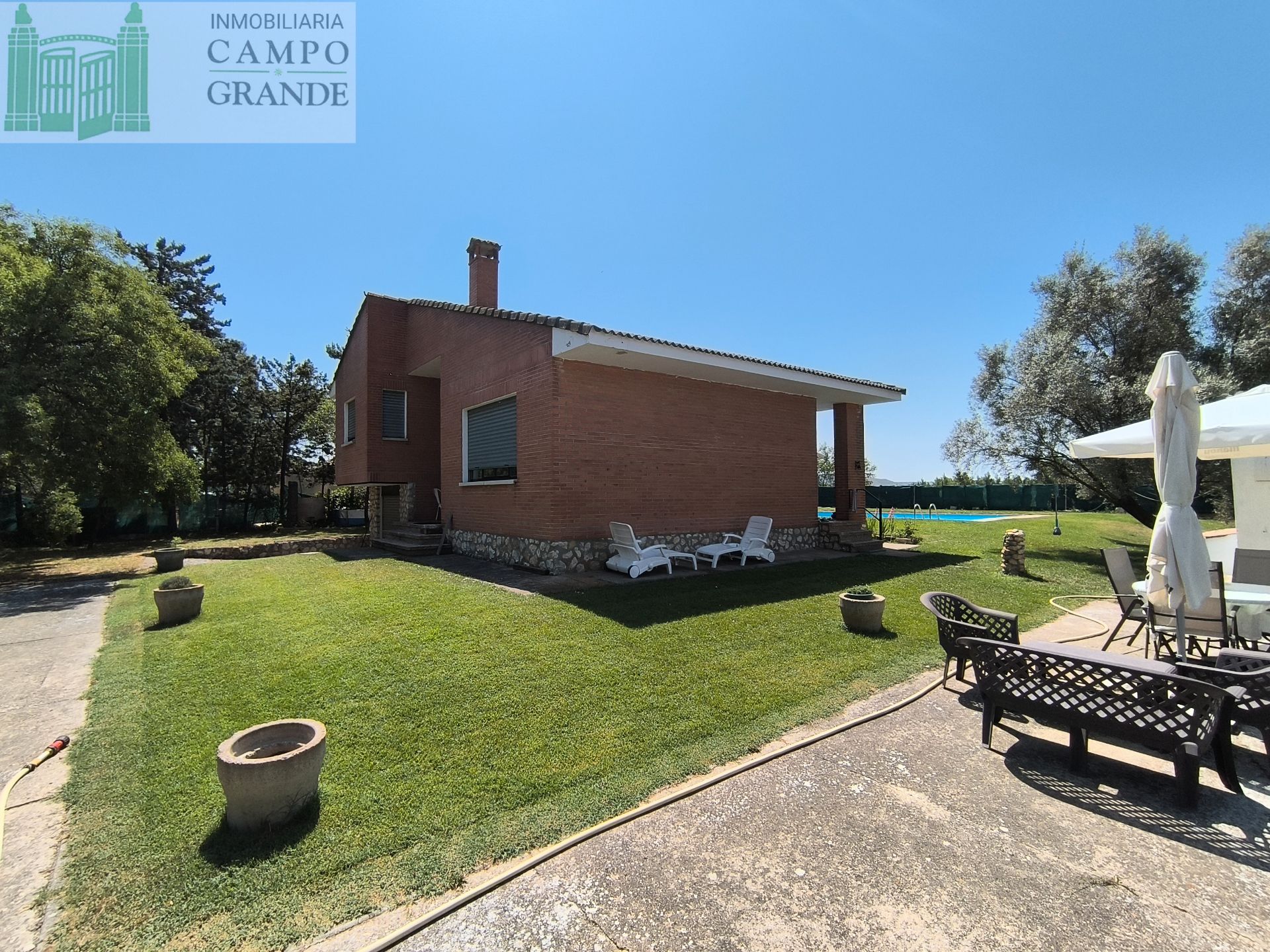 Jardí de Casa o xalet en venda en Dueñas amb Jardí privat, Traster i Piscina