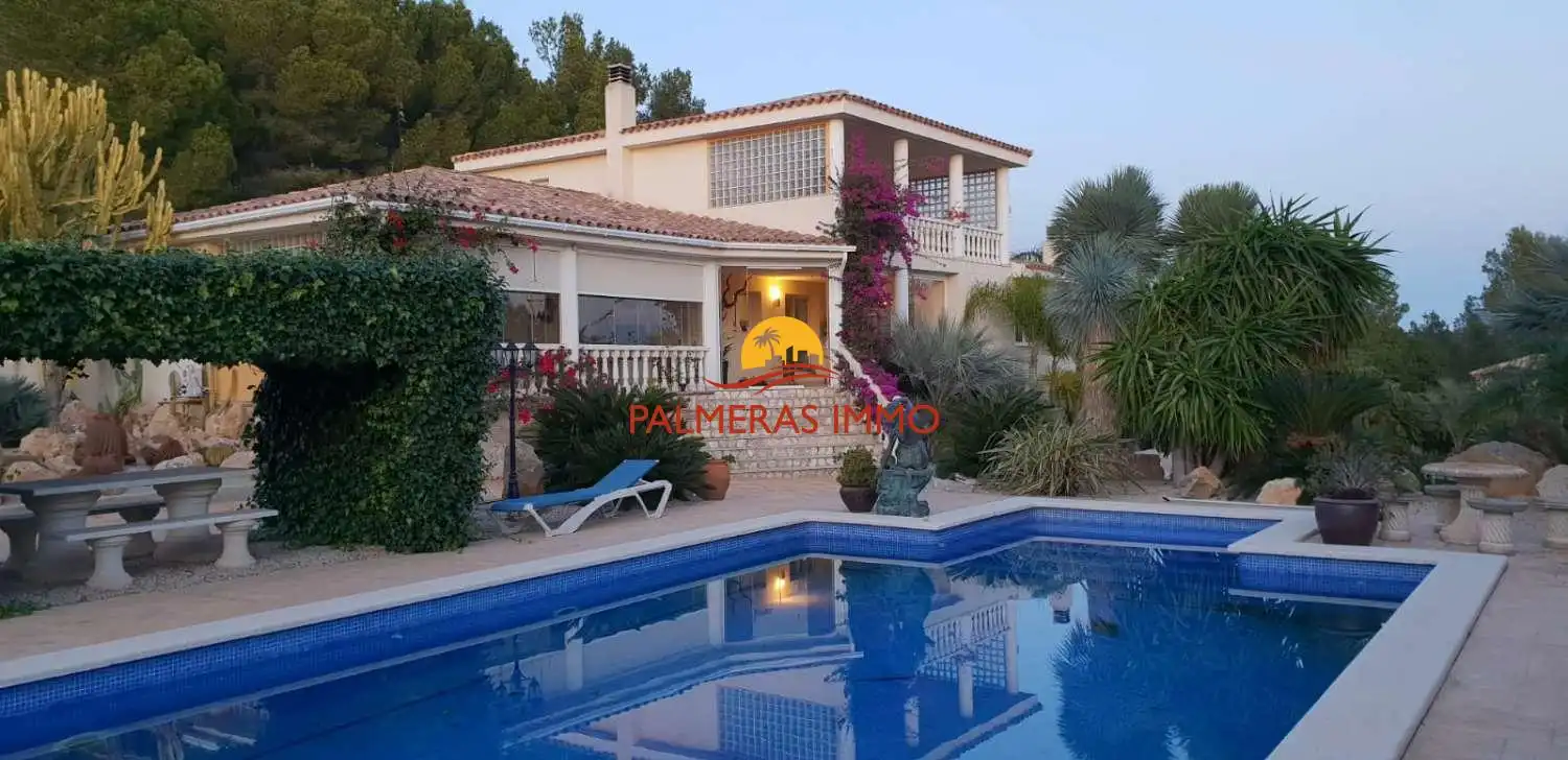 Vista exterior de Casa o xalet en venda en L'Ametlla de Mar  amb Terrassa i Piscina