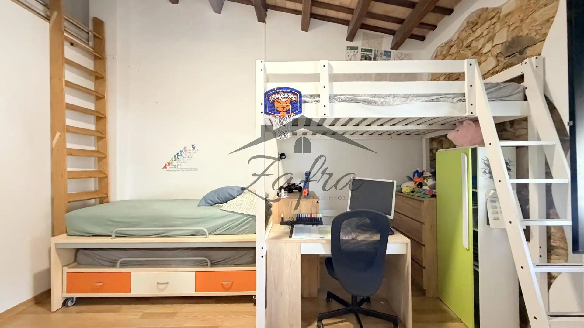 Dormitori de Casa adosada en venda en Llagostera amb Calefacció i Terrassa