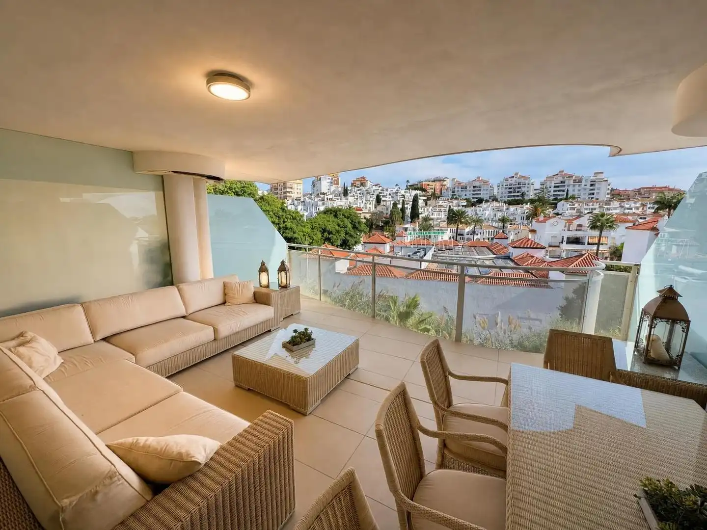 Terraza de Apartamento en venta en Torrequebrada