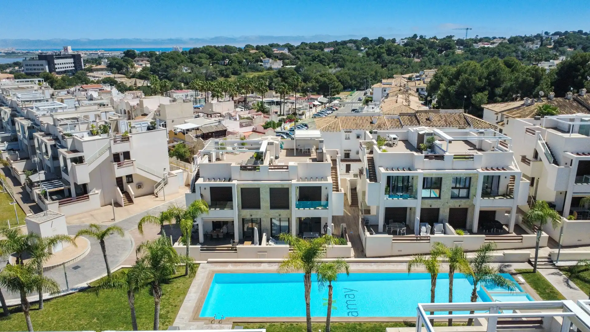 Bajo con piscina en venta en Los Balcones - Los Altos, imagen 9