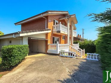 House with garden for sale in San Pedro