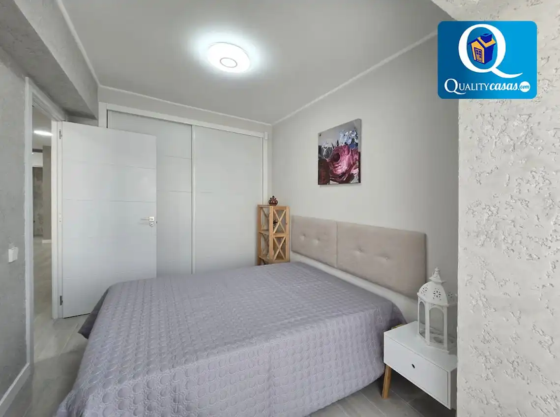 Habitación de Apartamento en venta en Alicante / Alacant con Aire acondicionado