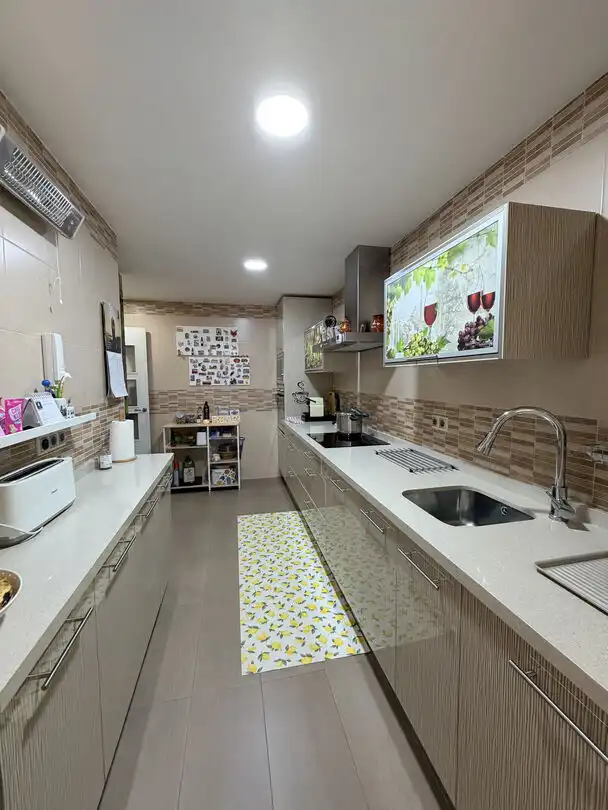 Kitchen of Flat for sale in Sevilla  with Air Conditioner and Heating