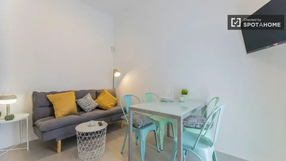 Living room of Flat for rent in Valencia  with Air Conditioner, Heating and Furnished