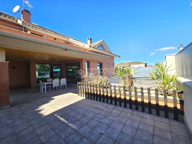 Casa-chalet en Venta en Cúllar Vega