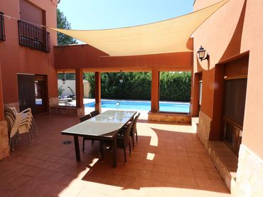 Detached house with pool for sale in Urb. Cañada Molina