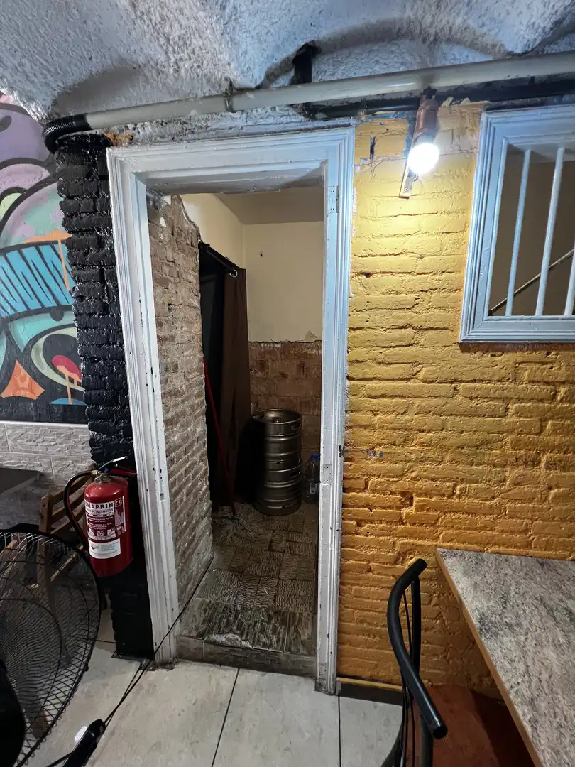 Business premises for transfer in Sants - Montjuïc, imagen 16