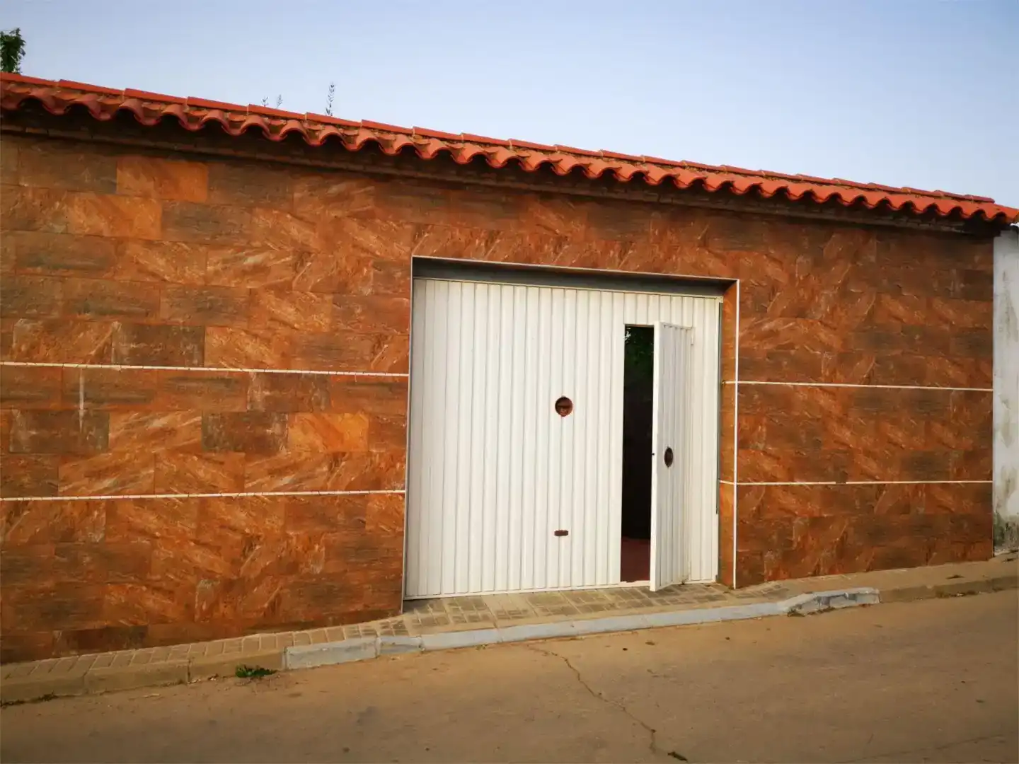 Vista exterior de Piso en venta en El Campillo (Huelva) con Trastero