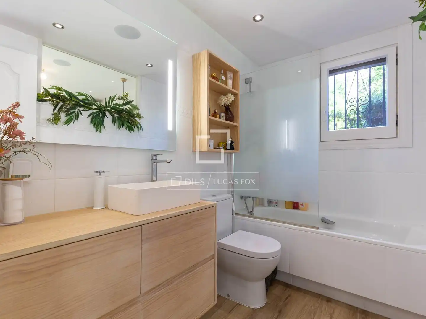 Baño de Piso en venta en Esplugues de Llobregat con Aire acondicionado, Calefacción y Jardín privado