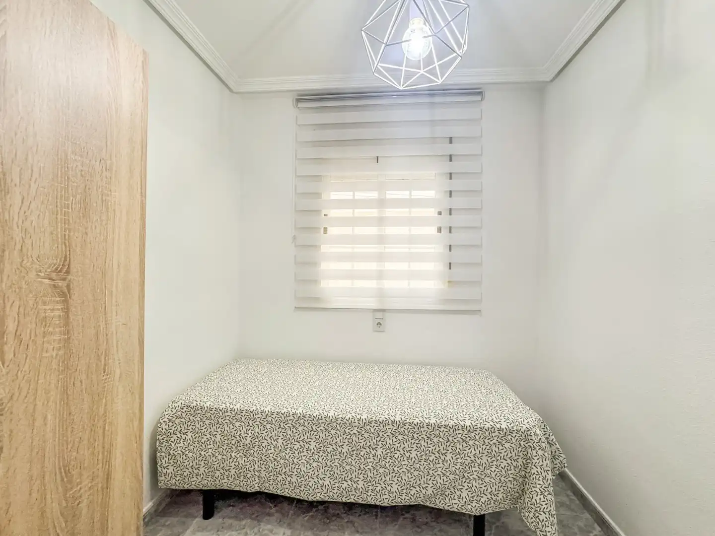 Habitación de Apartamento de alquiler en Santa Pola con Terraza, Piscina y Amueblado
